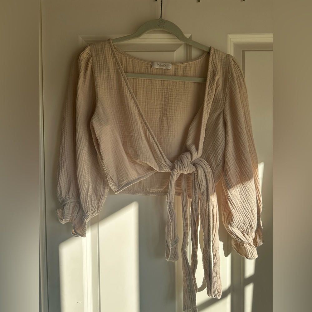 Kariella wrap textured blouse knot front crop size Small